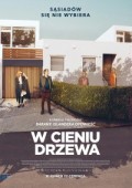 W cieniu drzewa ekino